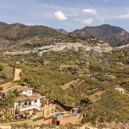 Villa Viewpoint: Private Pool Sleeps 6 Views Frigiliana