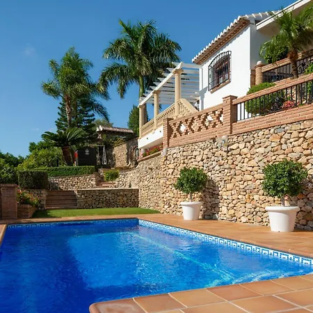 Villa Viewpoint: Private Pool Sleeps 6 Views *