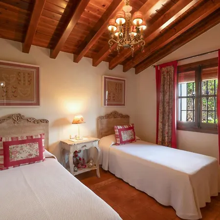Villa Viewpoint: Private Pool Sleeps 6 Views Frigiliana