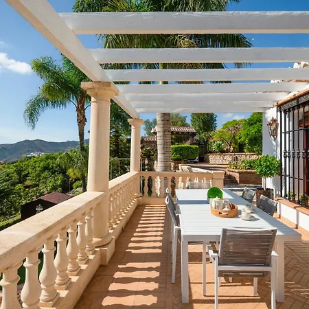 Villa Viewpoint: Private Pool Sleeps 6 Views *