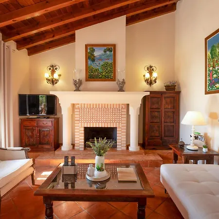 Viewpoint: Private Pool Sleeps 6 Views